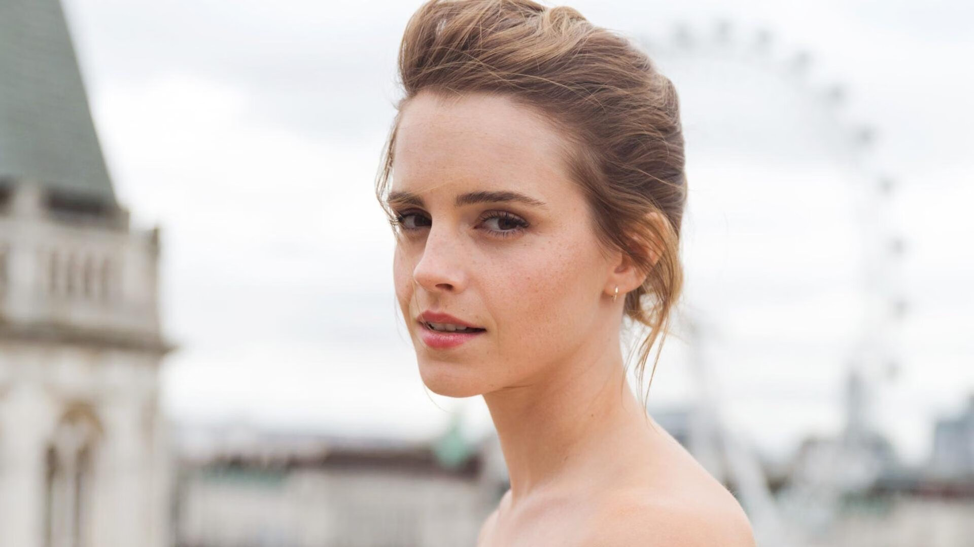 传统民间技艺大赛，展现丰富多彩的民族体育文化，民间艺术大赛